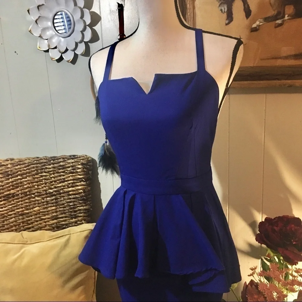 Nameless backless dress